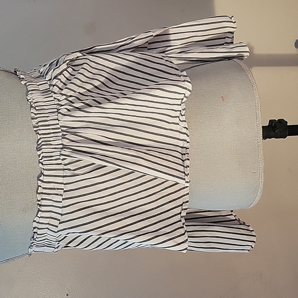 bebe Black & White Stripe Off the Shoulder Crop Top w/Long Bell Sleeves Size S - Picture 5 of 9